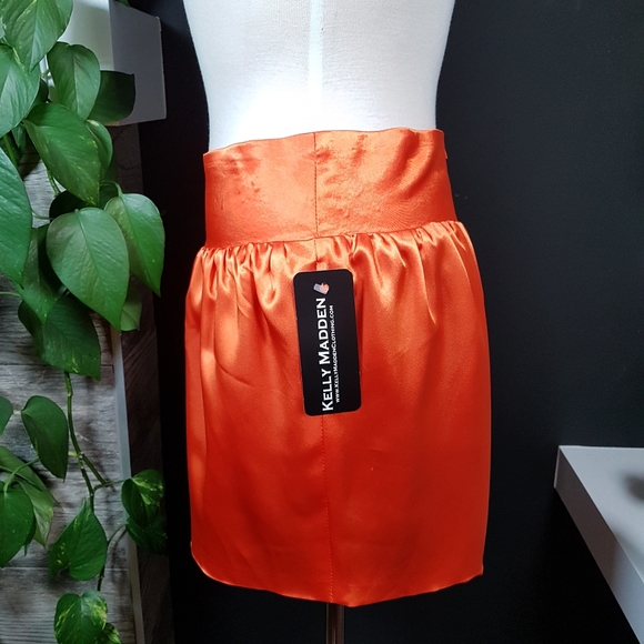Orange satin bubble skirt - Picture 3 of 6